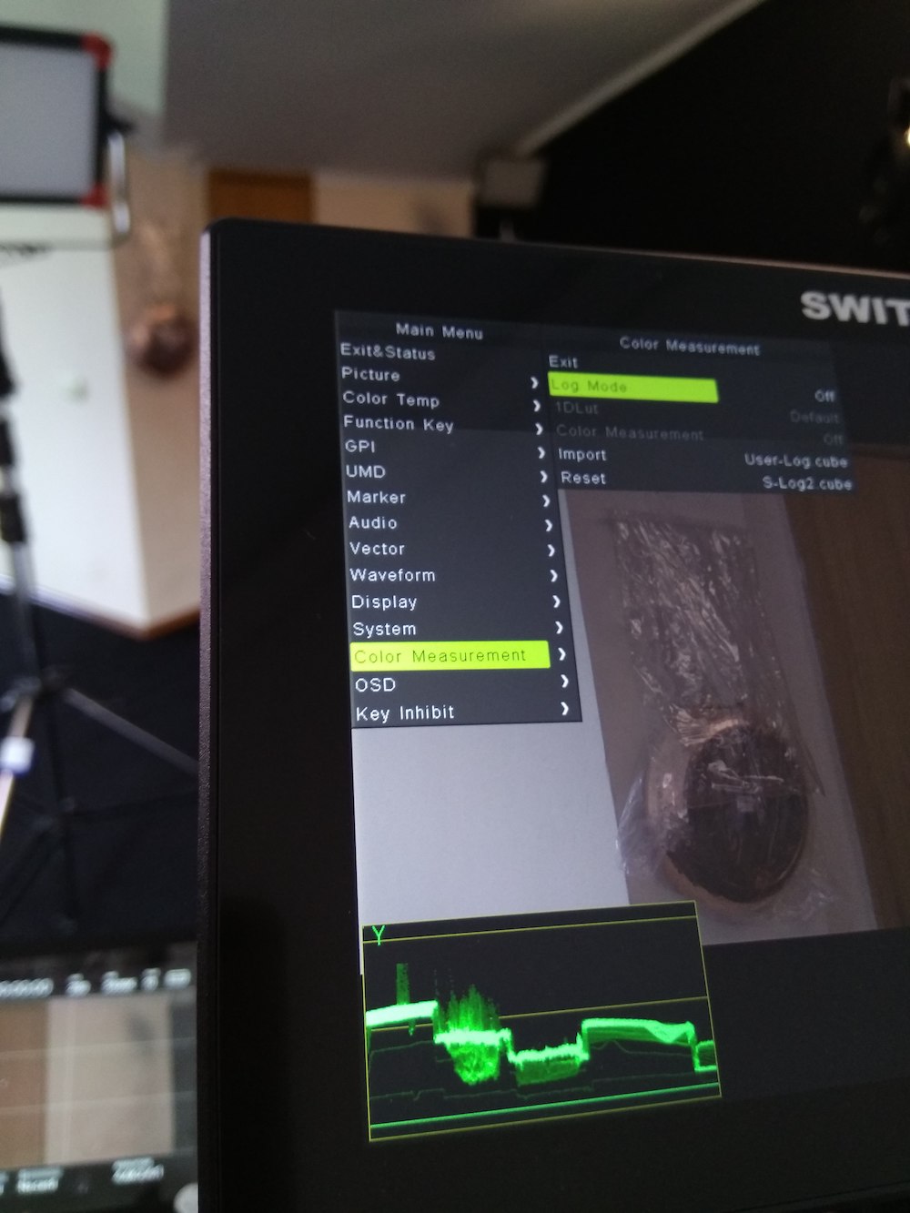 Топовый накамерный монитор SWIT S-1073F получил новые опции Топовый накамерный монитор SWIT S-1073F получил новые опции