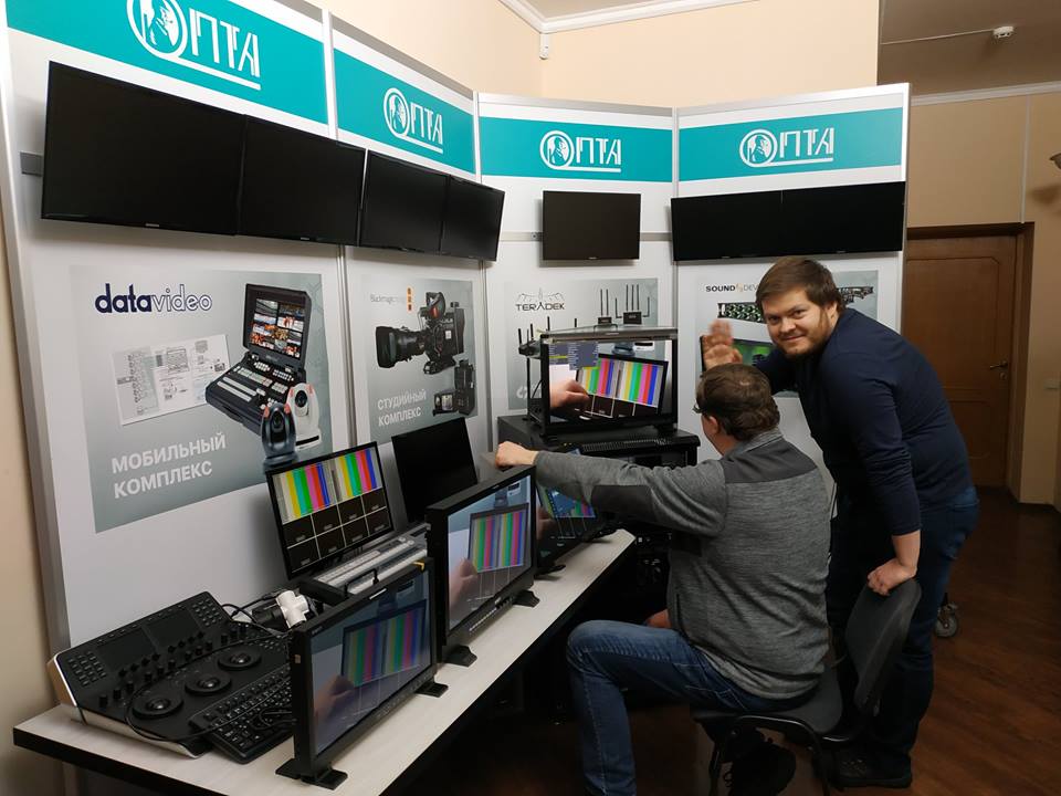 Поступление на склад новых мониторов SWIT. Тестируем новинки Поступление на склад новых мониторов SWIT. Тестируем новинки