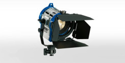 ARRI Junior 300 Plus MAN b/s Schuko - светильник 