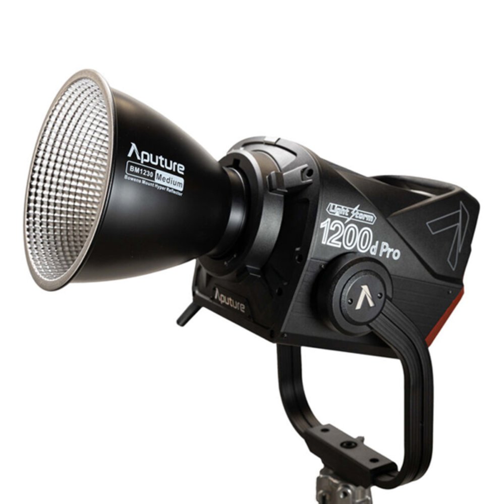  Светодиодный прожектор Aputure Light Storm 1200D Pro 